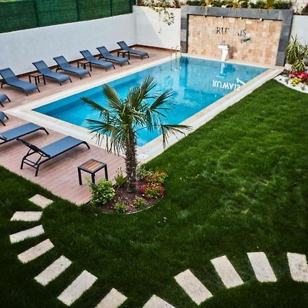 Ruwais Hotel Cesme Exterior photo