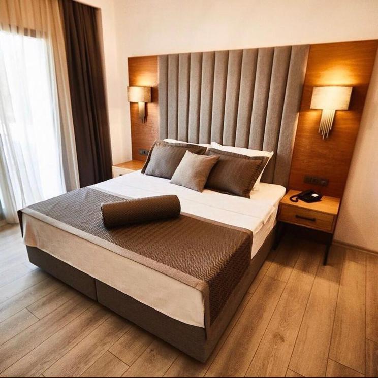 Ruwais Hotel Cesme Exterior photo