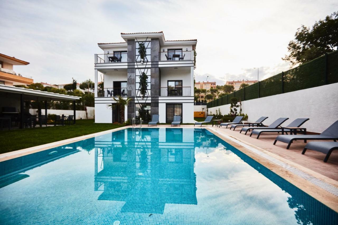 Ruwais Hotel Cesme Exterior photo