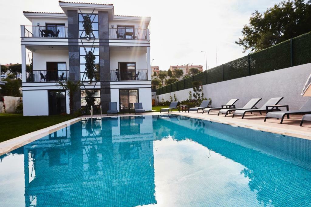 Ruwais Hotel Cesme Exterior photo